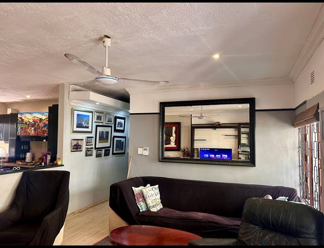 4 BEDROOM HOUSE FOR SALE IN SHEFFIELD BEACH